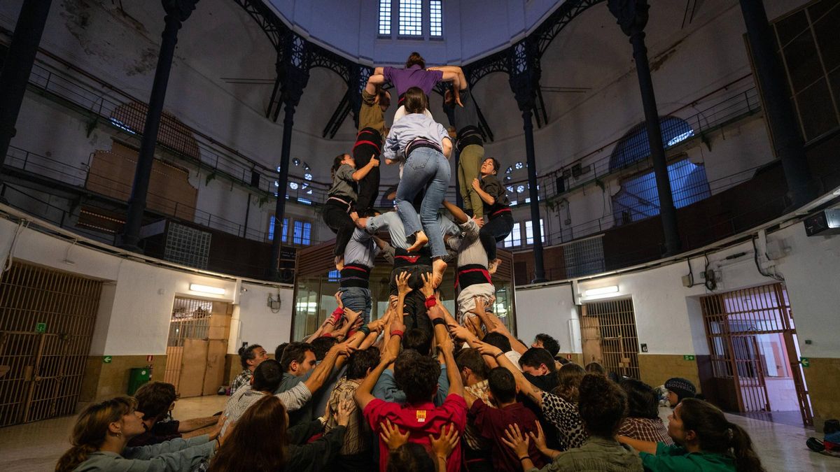 Assaig casteller obert